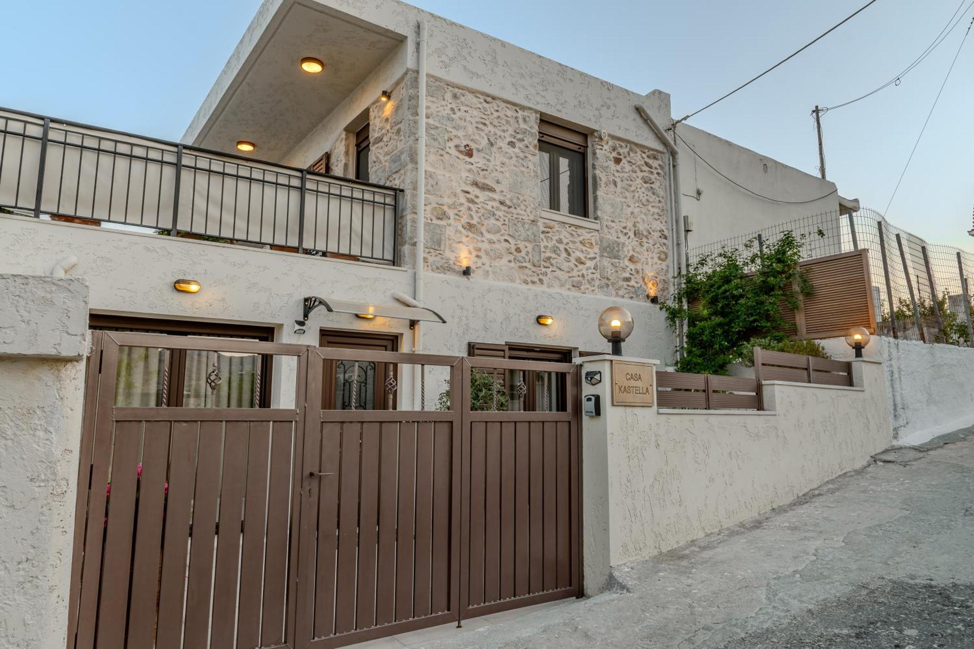 Villa Casa Kastella, Private Jacuzzi & Bbq Facilities! à Angouselianá Extérieur photo